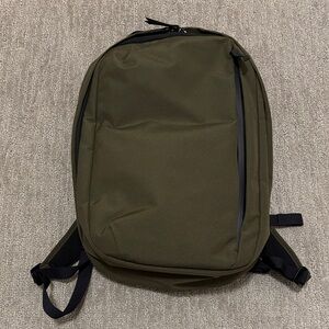 Alpaka Metro Olive Green Backpack 12L
